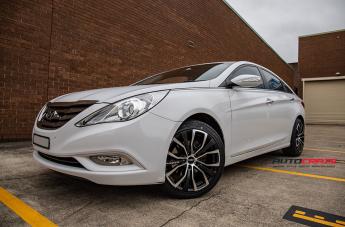 HYUNDAI-I45-ULTIMATE-MATTE-BLACK-OR-POLISH-ACCENTS